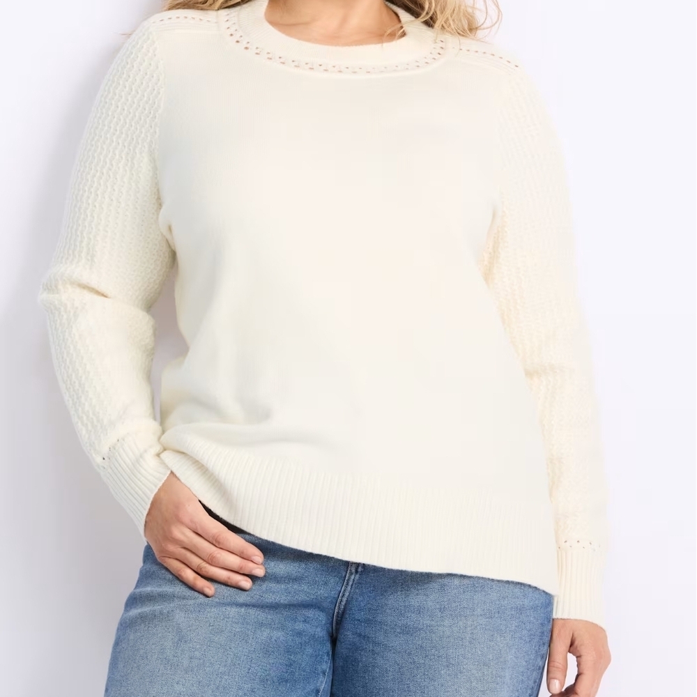 Cyrus Women's Ivory Crew Neck Sweater